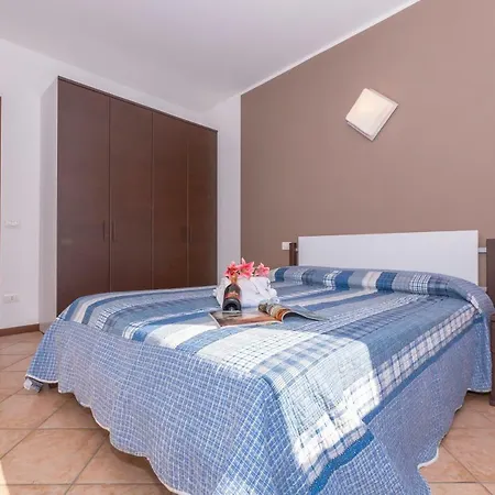 Fiumelatte Sleeps 4 Wifi * Varenna